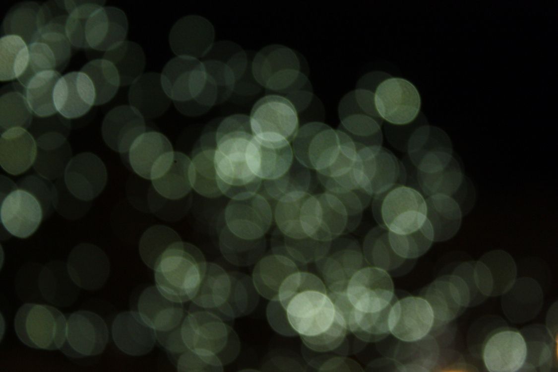 Luces Bokeh Verdes y Blancas. Wallpaper in 4272x2848 Resolution