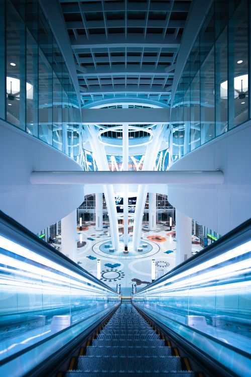 Weiß-brauner Bahnhof. Wallpaper in 3982x5973 Resolution