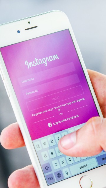 Image gadget, communication device, portable communications device, smartphone, electronic device