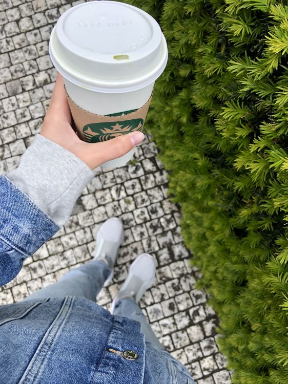 Mezclilla, Jeans, Manga de la Taza de Café, Plastico, Guante. Wallpaper in 1536x2048 Resolution