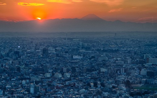 Image city skyline during golden hour