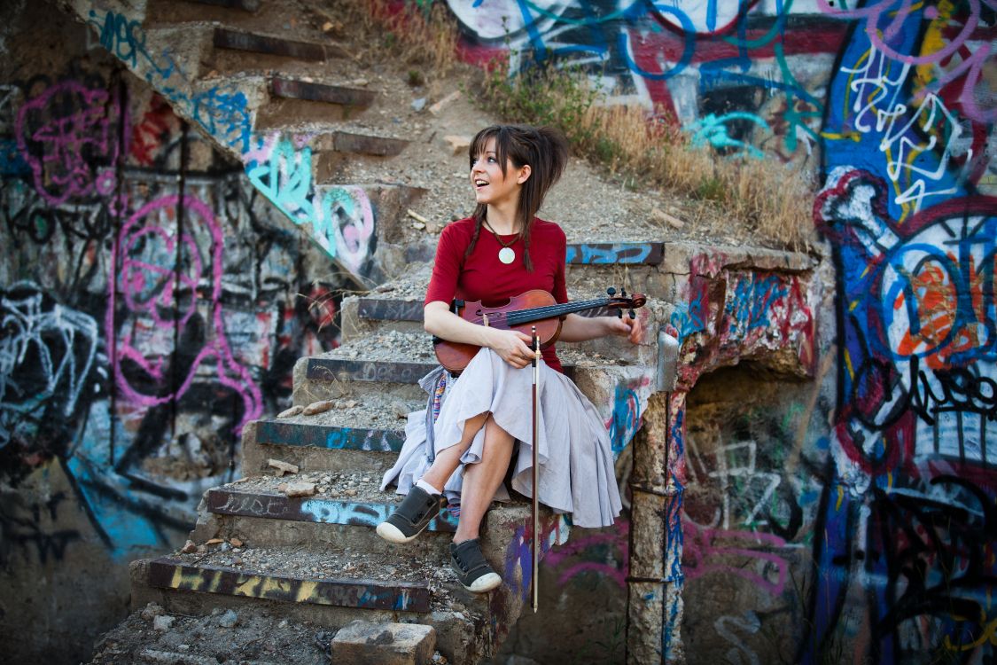 Lindsey Stirling, violin, art, graffiti, street art