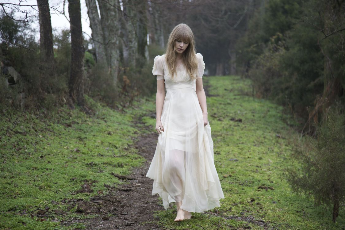 微软公司, Taylor Swift, 人们在自然界, 衣服, 自然环境 壁纸 5616x3744 允许
