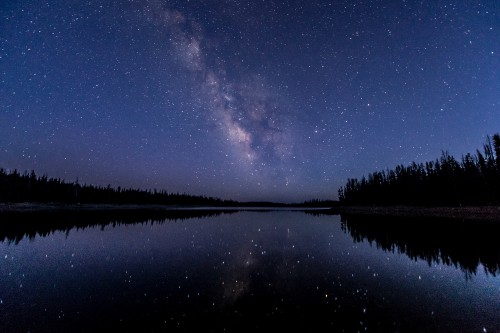 Image body of water under blue sky