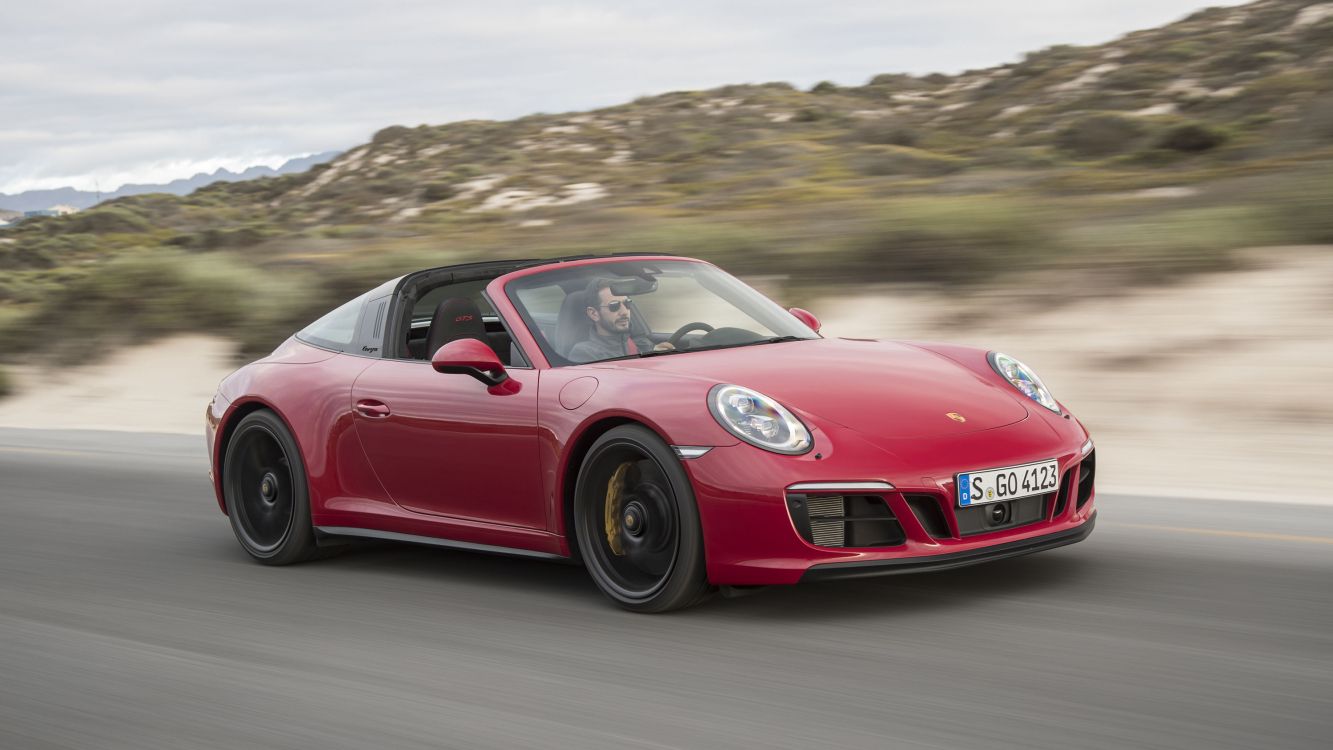 Roter Ferrari 458 Italia Tagsüber Unterwegs. Wallpaper in 3000x1687 Resolution