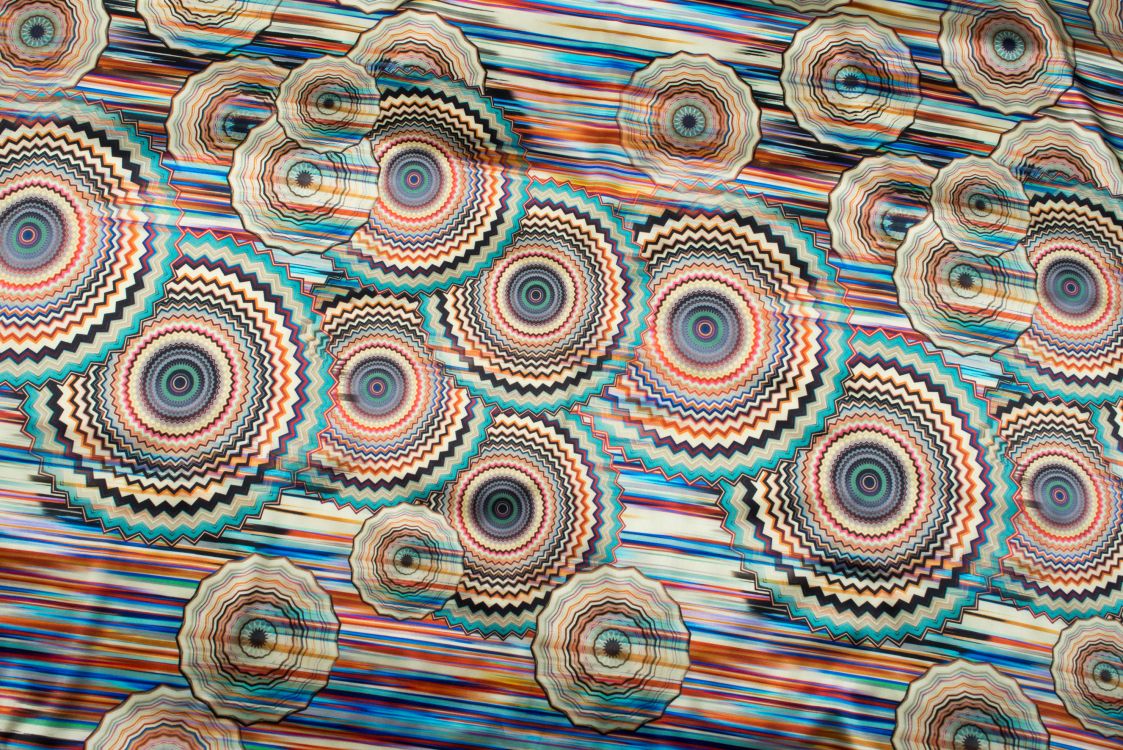 Weißblaues Und Braunes Textil. Wallpaper in 2655x1772 Resolution
