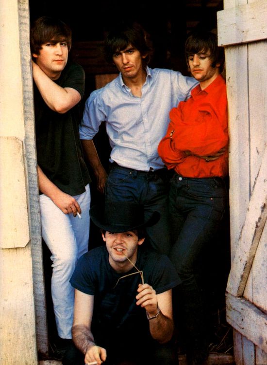 George Harrison, Die Beatles, Spaß, Jean, Jeans. Wallpaper in 1101x1500 Resolution