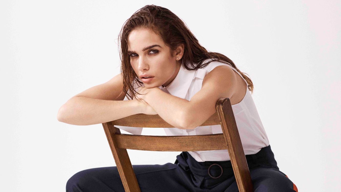 Victoria Beckham, Sesión, Hombro, Brazo, Codo. Wallpaper in 6221x3499 Resolution