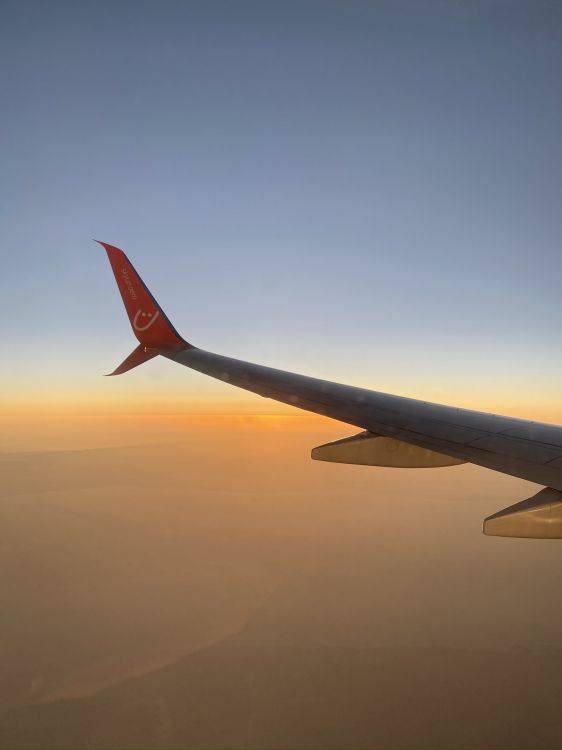 Airbus, Flugreise, Luft-und Raumfahrttechnik, Narrow-body-Flugzeuge, Wide-body-Flugzeuge. Wallpaper in 1536x2048 Resolution