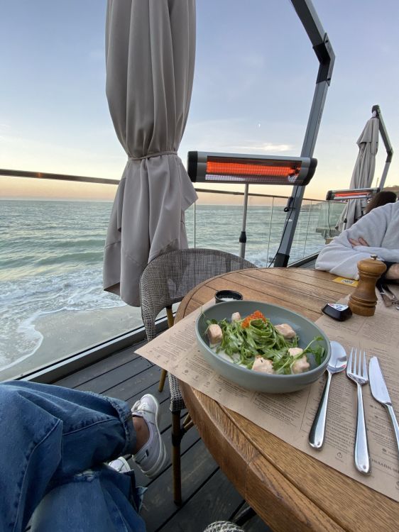 Table, Eau, la Vaisselle, Jeans, Fluide. Wallpaper in 1536x2048 Resolution