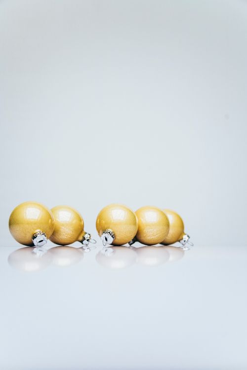 Accessoire Perlé Jaune et Blanc. Wallpaper in 2912x4368 Resolution