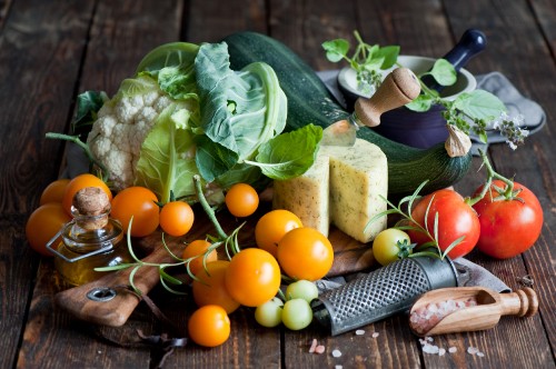 Image orange fruits and green vegetable