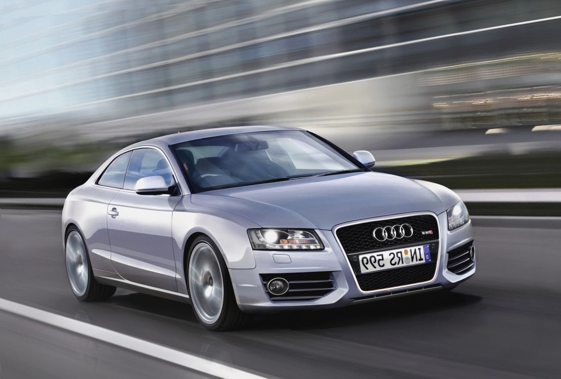 Mercedes Benz Coupe Negro en la Carretera. Wallpaper in 3189x2151 Resolution