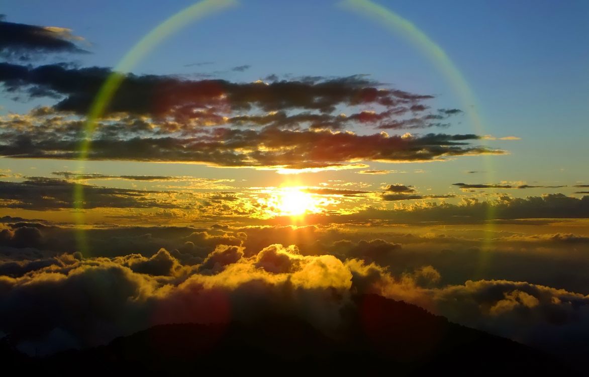 Soleil Couchant Sur Les Nuages. Wallpaper in 2812x1799 Resolution