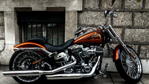 Image orange and black cruiser motorcycle