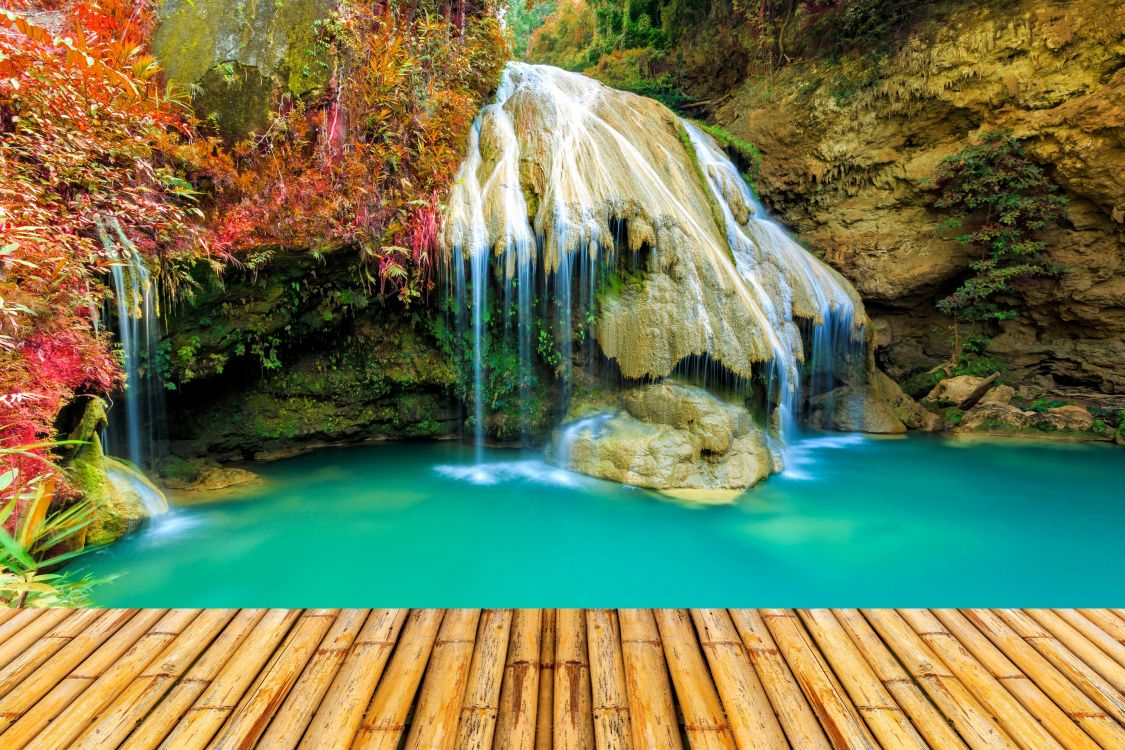 Quai en Bois Marron Au-dessus de L'eau Bleue. Wallpaper in 2880x1920 Resolution