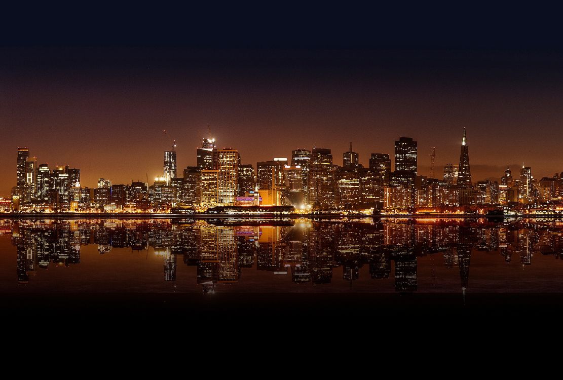 Horizon de la Ville Pendant la Nuit. Wallpaper in 4158x2806 Resolution