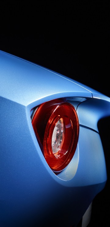 Image blue car with red light