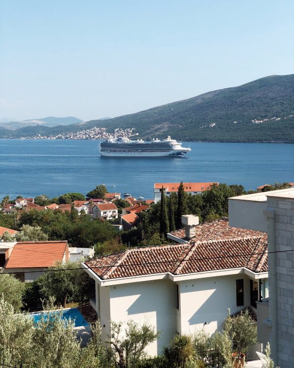 Meer, Immobilie, Wasser, Wasserfahrzeug, Boot. Wallpaper in 3024x3780 Resolution