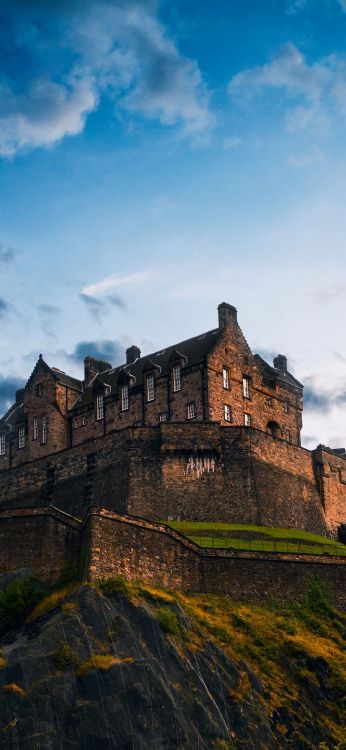 Jardines de Princes Street, El Castillo De Edimburgo, Ivanhoe, Robar Roy, Edificio. Wallpaper in 1080x2340 Resolution