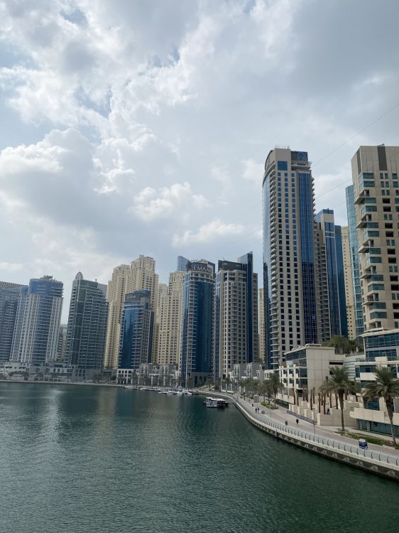Dubai, Dubai Marina, Wolkenkratzer, Tower Block, Tageszeit. Wallpaper in 1536x2048 Resolution