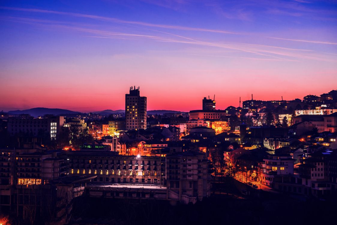 Horizon de la Ville Pendant la Nuit. Wallpaper in 5866x3916 Resolution