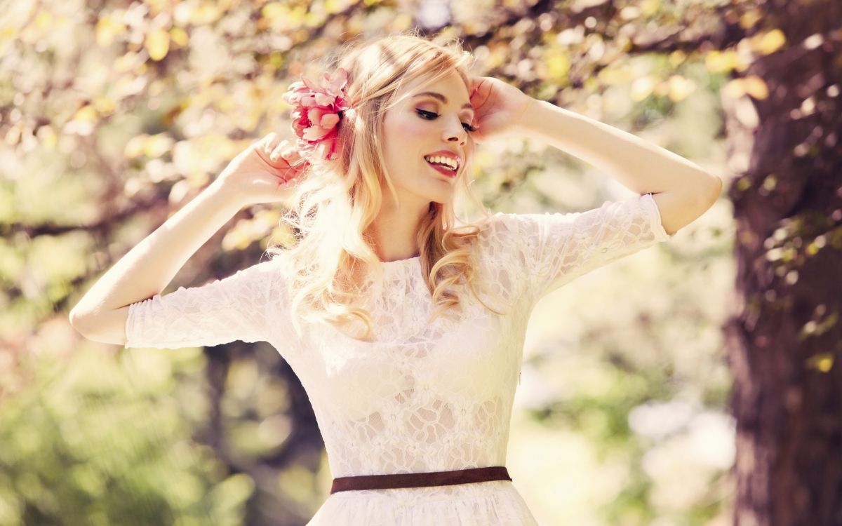 Haar, Schönheit, Blonde, Pink, Haarschmuck. Wallpaper in 2560x1600 Resolution